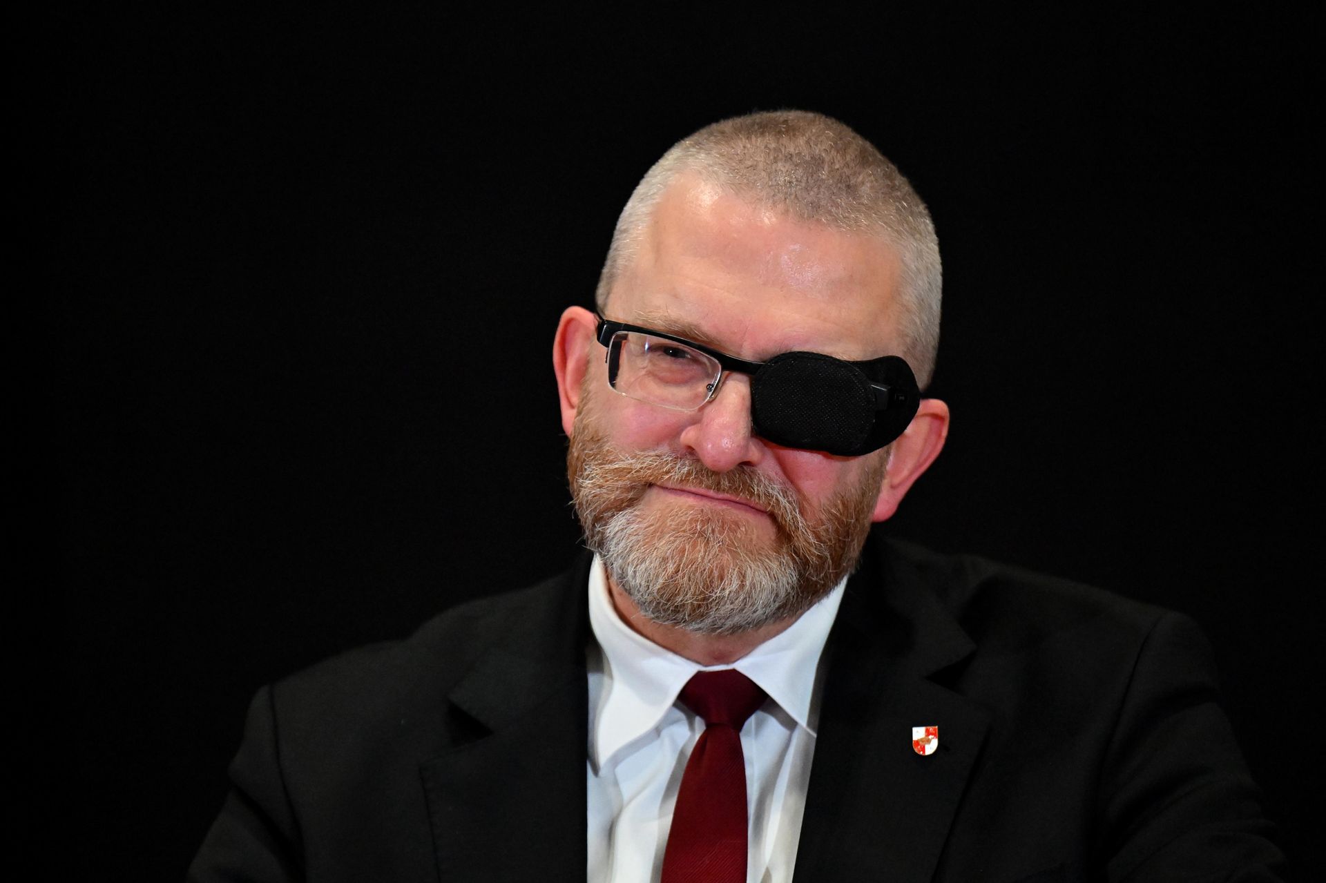 wiadomości,aktualności,WP Wiadomości Tylu Polaków chce partii Brauna w Sejmie. Nowy sondaż