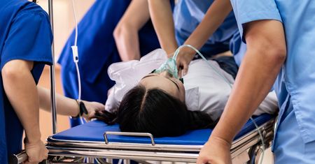 Pracuje w szpitalu, a nie rozpoznała u siebie zawału. Objawy u kobiet są nietypowe