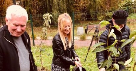 Sosnowiec. Krzysztof Materna odwiedził rodzinne miasto i zasadził wiśnię