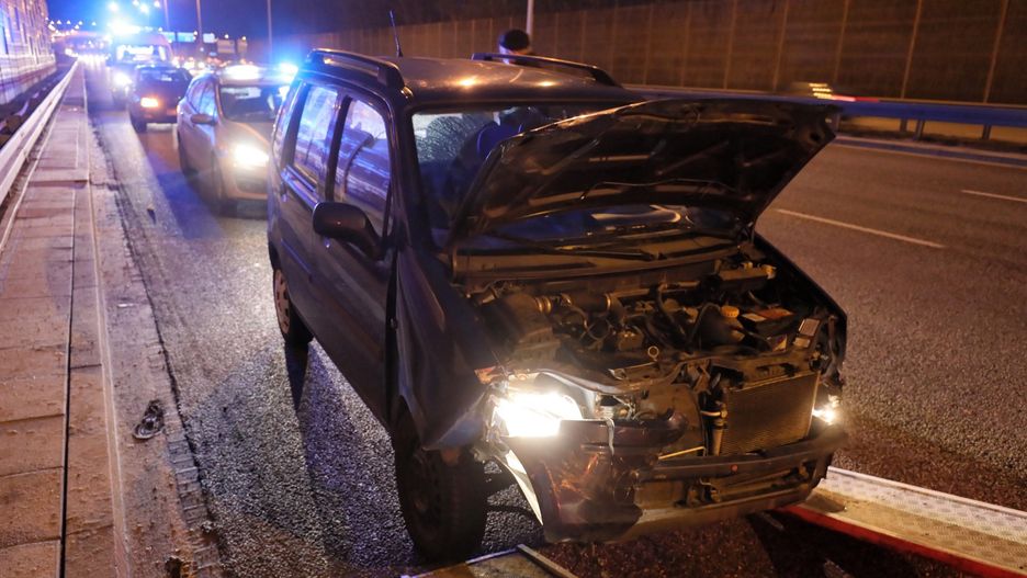 Warszawa. Zderzenie na Trasie Siekierkowskiej. Trzy pojazdy wpadły na siebie