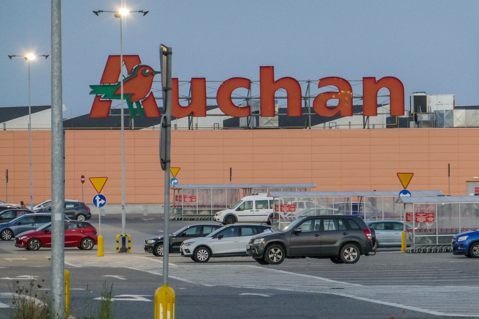 Pilna wiadomość dla klientów sieci Auchan. Szok przed Wielkanocą
