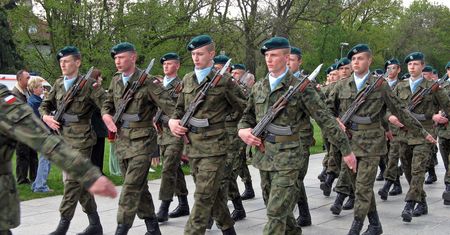 MON planuje wzrost wydatków obronnych i liczebności żołnierzy