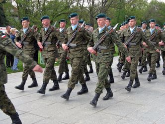 MON planuje wzrost wydatków obronnych i liczebności żołnierzy