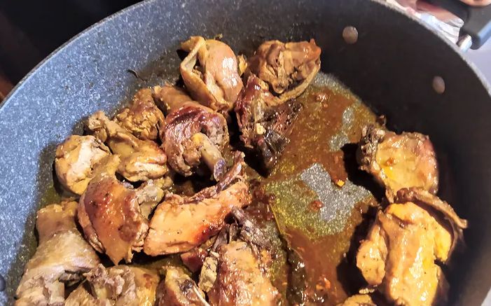 Mięso perliczki jest niebywale soczyste i delikatne