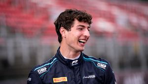 Polak znów zapunktował w Formule 2. Imponująca pogoń w Barcelonie
