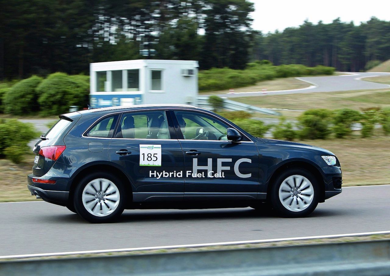 Audi Q5 Hybrid Fuel Cell (fot. egmcartech.com)