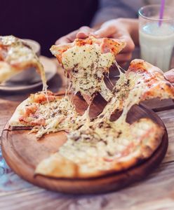 Jak zrobić pizzę bez drożdży? Odkryj domowy sposób na włoski przysmak