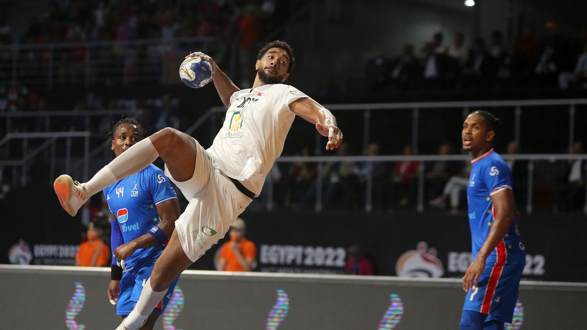 Zdjęcie okładkowe artykułu: Getty Images / Fadel Dawod / Na zdjęciu: Egipcjanin Hassan Kaddah (z piłką)