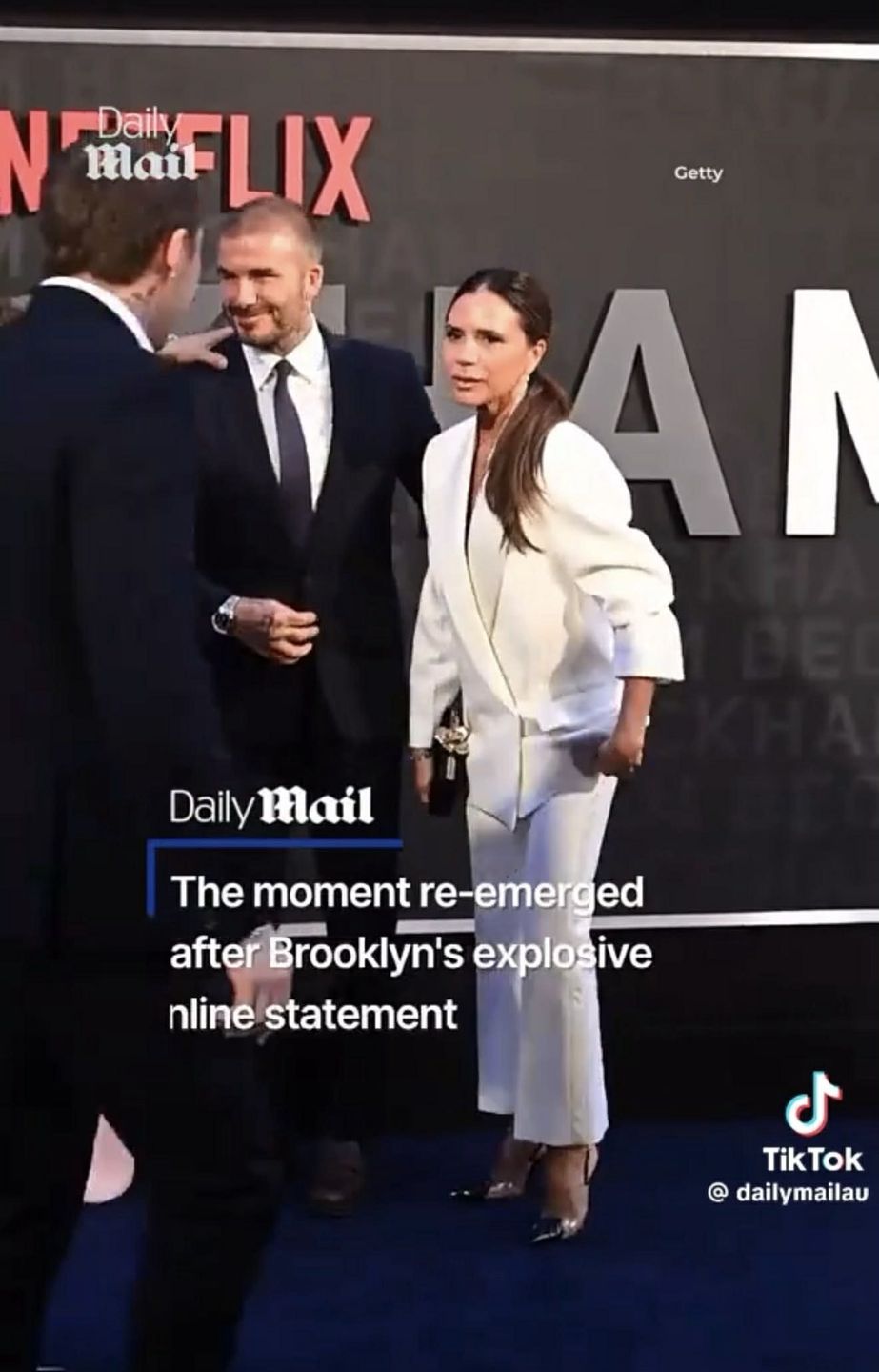 Tak Victoria Beckham i Nicola Peltz zachowywały się na ściance