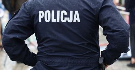 Powalili na ziemię i dusili. Brutalny atak na policjanta we Wrocławiu
