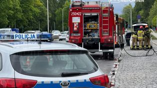 Warszawa: Samozapłon baterii trakcyjnej w aucie hybrydowym sparaliżował ruch na Wisłostradzie
