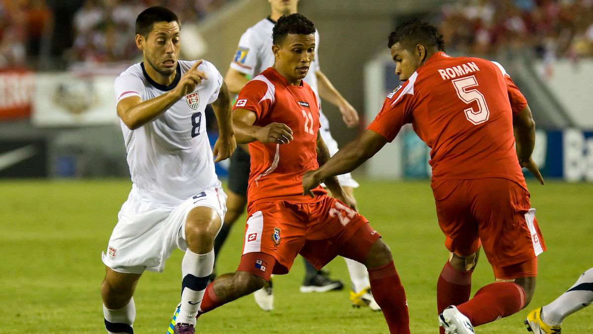 Amilcar Henriquez (w środku) podczas meczu Panama-USA