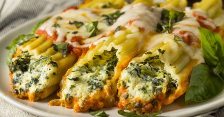 Cannelloni faszerowane kalafiorem, radicchio i serem ricotta