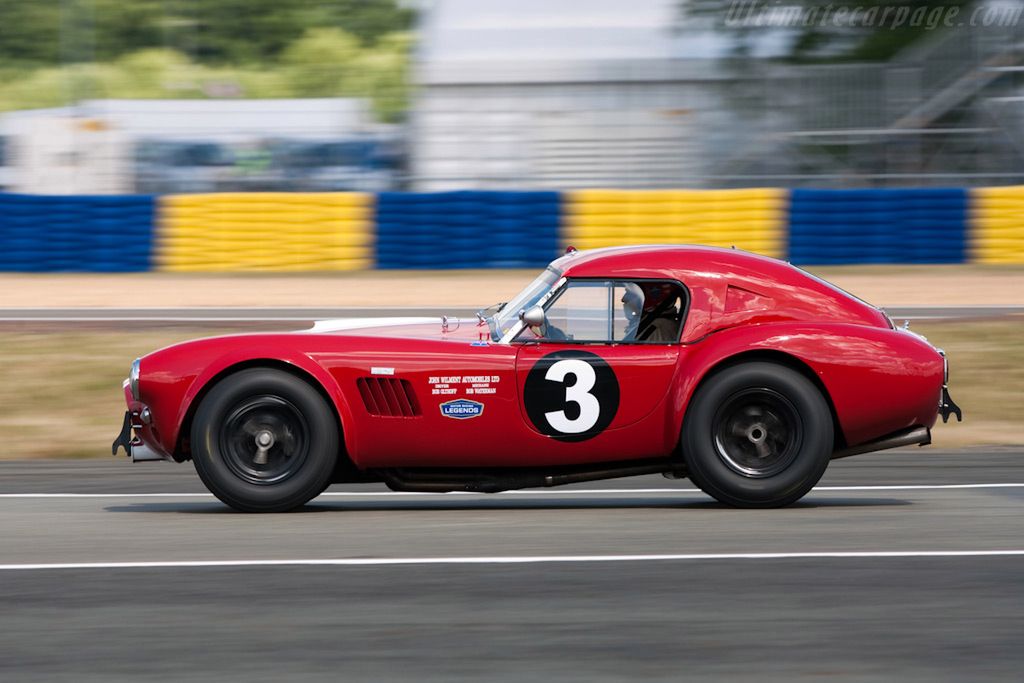 Wersja 289 Le Mans w swoim żywiole - na Circuit de la Sarthe podczas Le Mans Classic