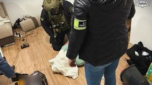 Policjanci z Katowic rozbili międzynarodową grupę przestępczą. Zatrzymano 15 osób WIDEO