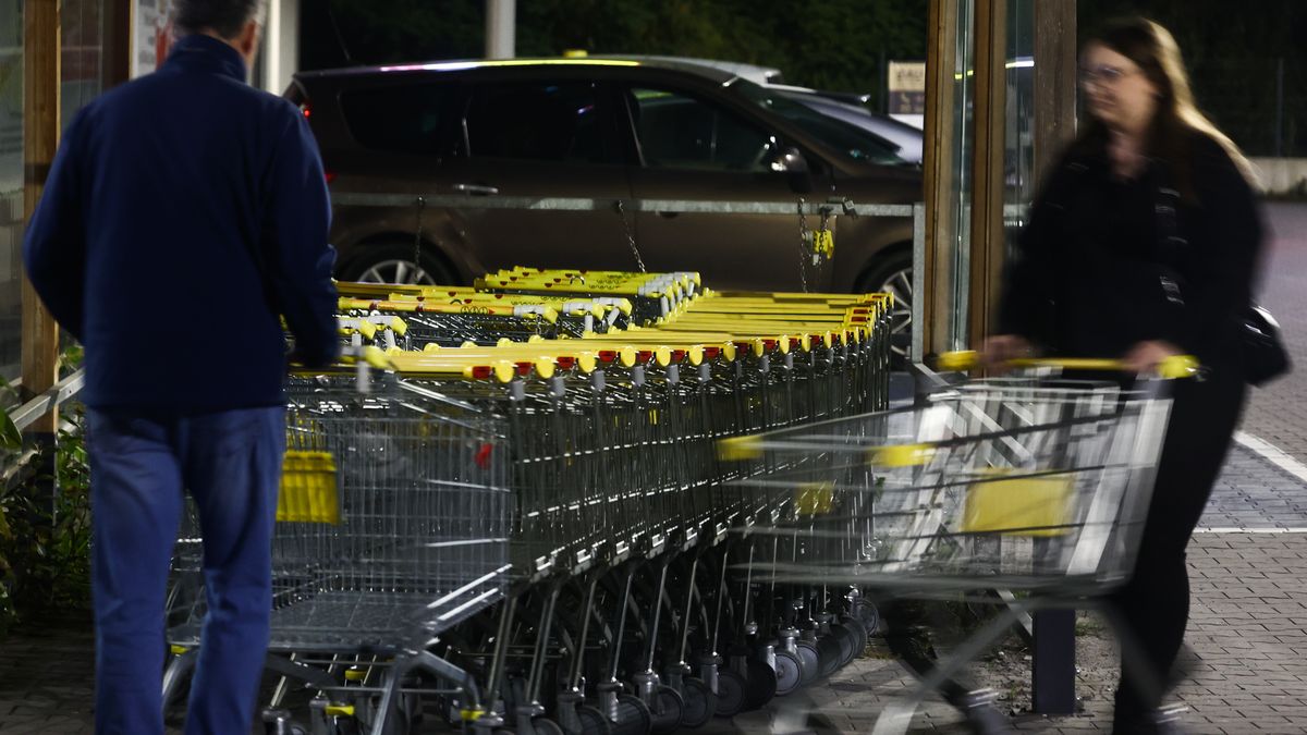 Większość sklepów Biedronka w Polsce będzie otwarta od 23:30 do 5:30