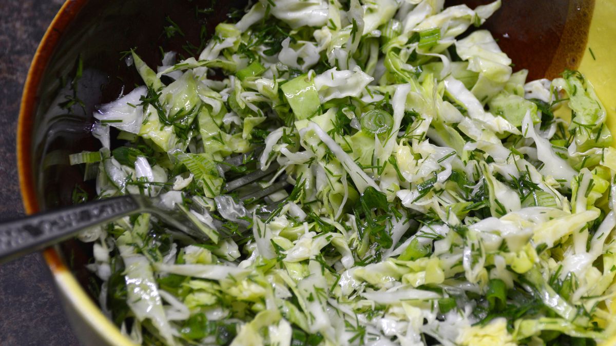 Surówka z młodej kapusty