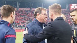 Niedawno był na Widzewie, teraz jest najbliżej zastąpienia Michała Probierza