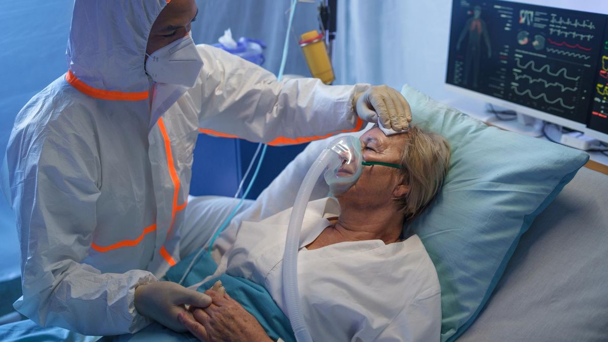 Wirus rozprzestrzeniający się w Chinach i Europie wykazuje odporność na 90 proc. znanych leków.