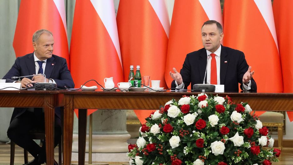 Karol Nawrocki, Donald Tusk
Warszawa, 27.08.2025. Prezydent RP Karol Nawrocki (P) i premier Donald Tusk (L) podczas posiedzenia Rady Gabinetowej w Pa�acu Prezydenckim w Warszawie, 27 bm. (mr) PAP/Albert Zawada
Albert Zawada
KPRP, polityk, polityka, posiedzenie, Rada Gabinetowa