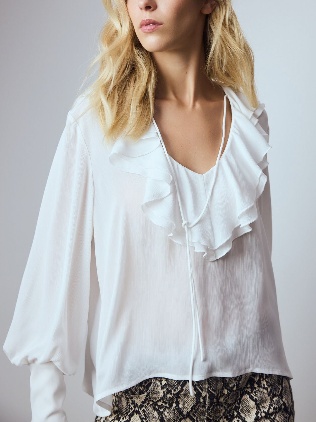 Koszula z falbanami Reserved