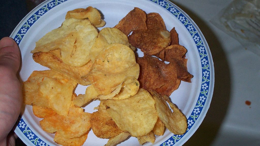 Chipsy ziemniaczane bez zawartości tłuszczu (zawierają olestrę)