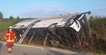 Niemcy. Wypadek autokaru z turystami. Cztery osoby są ciężko ranne