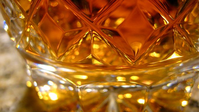 Po tych alkoholach głowa boli bardziej. Nie przesadzaj z nim w sylwestrową noc