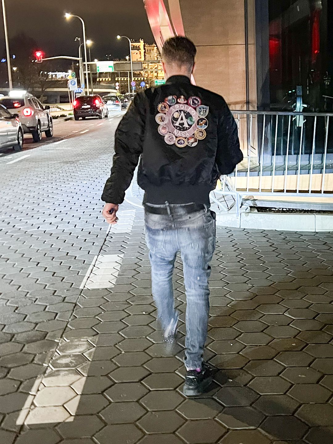 Jakub Kosecki imprezuje do rana