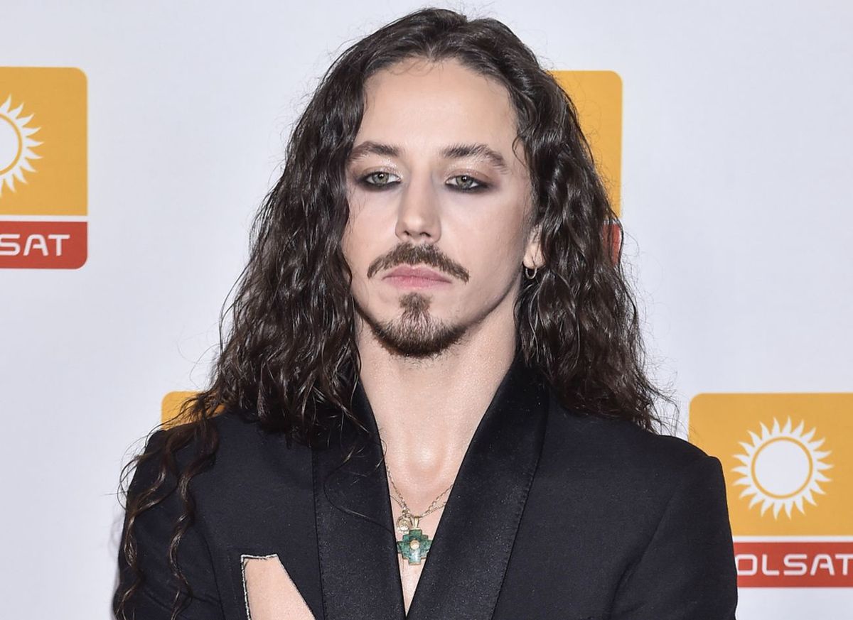 Michał Szpak pochwalił się łóżkiem od projektanta