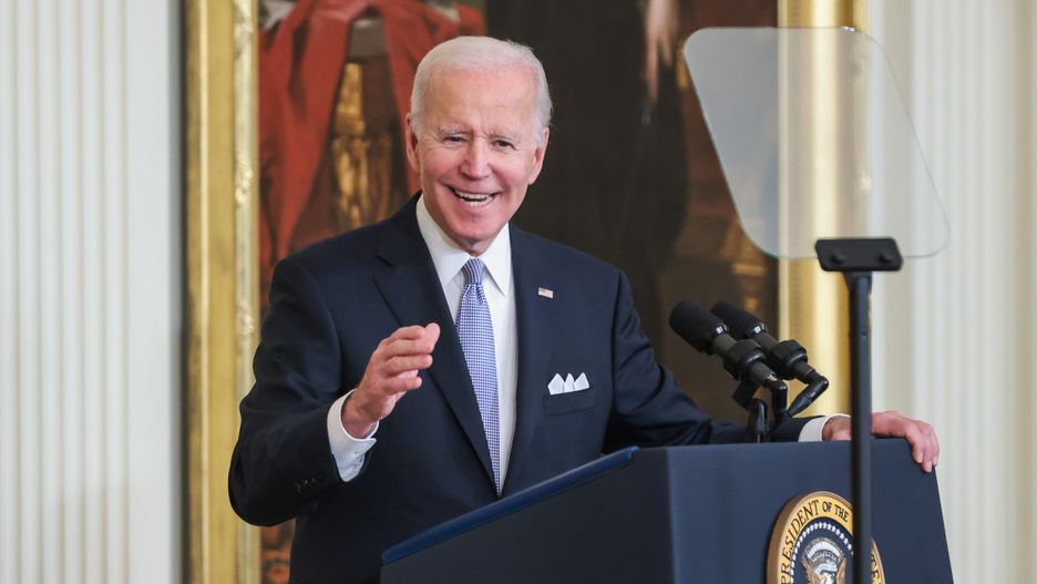 President Joe Biden speaks during an event where he will sign a historic Executive Order to advance effective, accountable policing and strengthen public safety, at the East Room of The White House in Washington, DC, USA, 25 May 2022. EPA/Oliver Contreras / POOL Dostawca: PAP/EPA.
