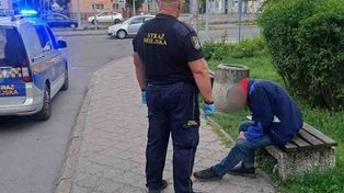 Zielona Góra. Ludzie go mijali, zainteresowali się strażnicy miejscy
