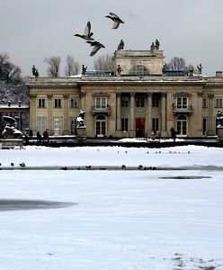 Ciało pod taflą lodu w Łazienkach Królewskich