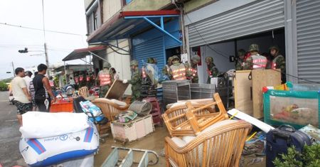Japonia: Najsilniejszy od lat tajfun uderzył w Okinawę
