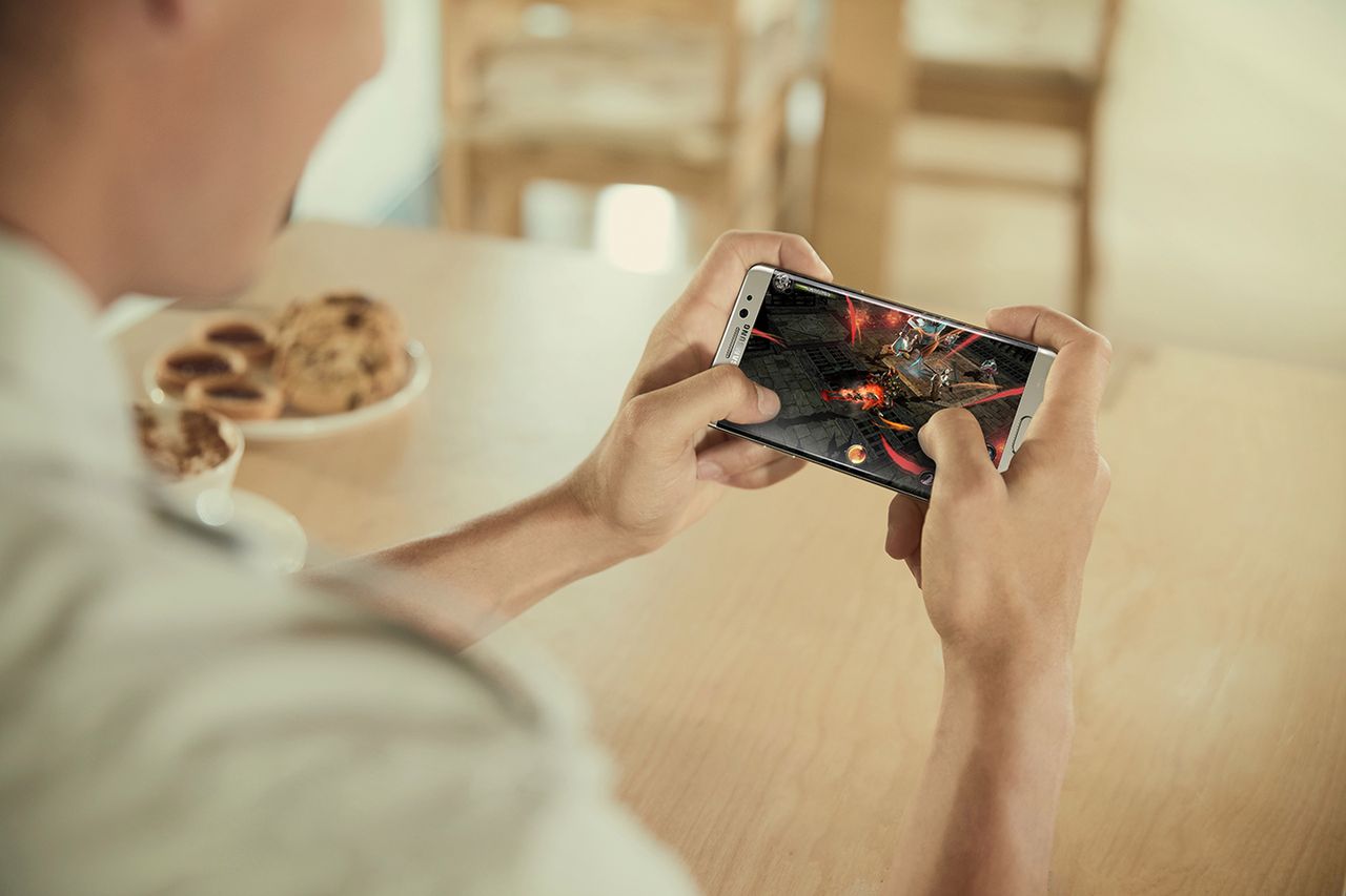 Samsung Galaxy Note7 - pierwszy smartfon z ekranem wspierającym mobilny HDR. Co to oznacza?