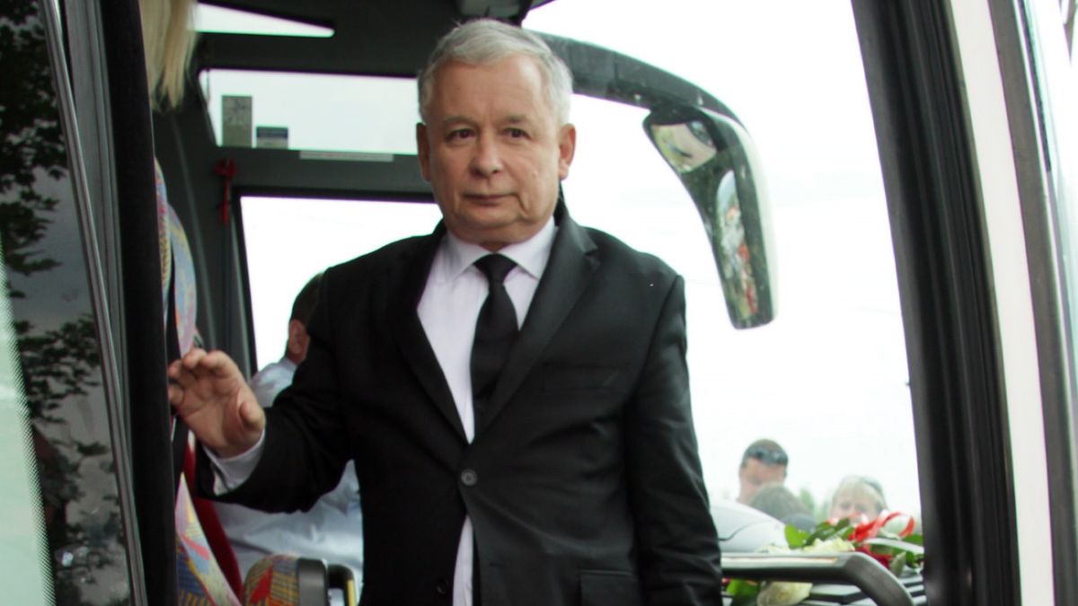 Jarosław Kaczyński rozpoczyna swoją podróż po Polsce. Trudno uwierzyć, ile zapłaci za paliwo 