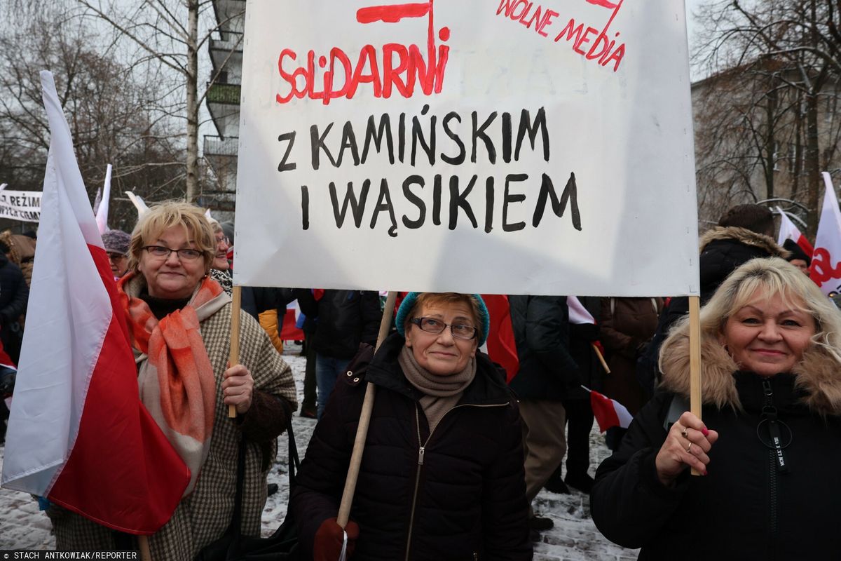 Protest Wolnych Polakow - manifestacja zorganizowana przez Prawo i Sprawiedliwość przeciwko rządowi Donalda Tuska. 
