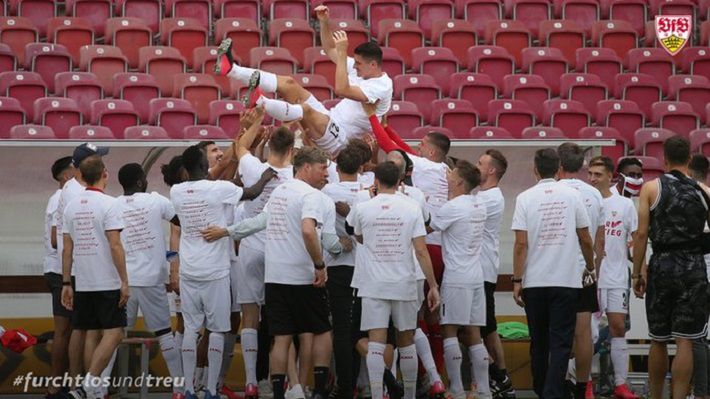 Zdjęcie okładkowe artykułu: Twitter / VfB Stuttgart / Mario Gomez po ostatnim meczu w karierze