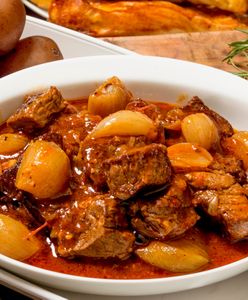 Stifado – pyszny gulasz z Krety