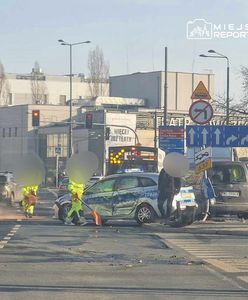 Poważne zderzenie z radiowozem. Policjantka wjechała na czerwonym świetle