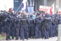 Warszawa. Protest antycovidowców. Interweniuje policja