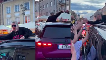 Skolim opuszcza Białystok NICZYM PAPIEŻ W PAPAMOBILE. Żegnał i pozdrawiał rekordowy tłum z okna auta (WIDEO)
