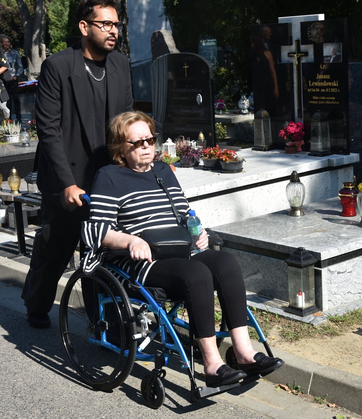 Elżbieta Zapendowska z asystentem