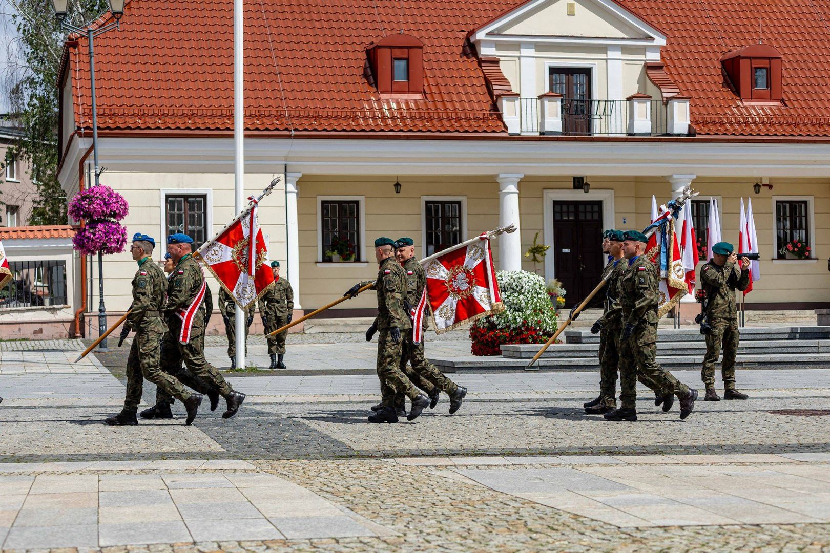 Uroczysty apel żołnierzy 12. Dywizji Zmechanizowanej ze Szczecina i 18 Pułku Rozpoznawczego z Białegostoku