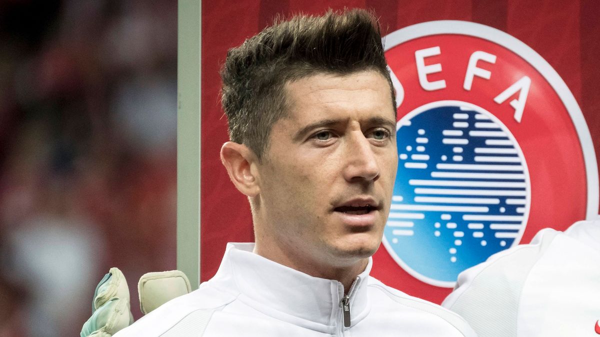 Robert Lewandowski przed meczem z Danią w Kopenhadze 