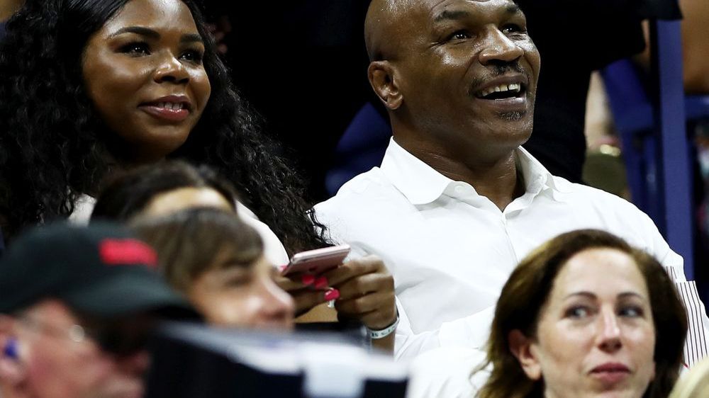 Zdjęcie okładkowe artykułu: Getty Images / Elsa / Mike Tyson na meczu Jerzego Janowicza z Novakiem Djokoviciem w US Open