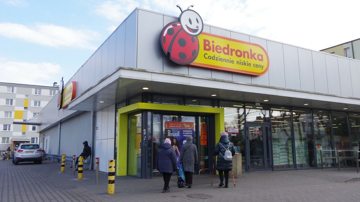 Biedronka wypłaci pracownikom po 4 tys. zł nagrody za 2024 r.