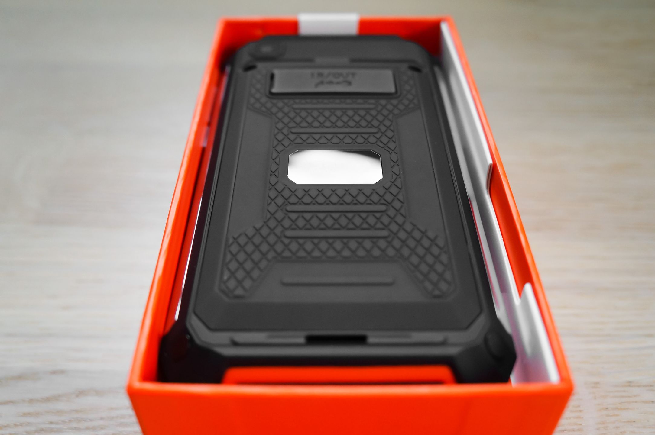 wytrzymały telefon pancerny smartfon