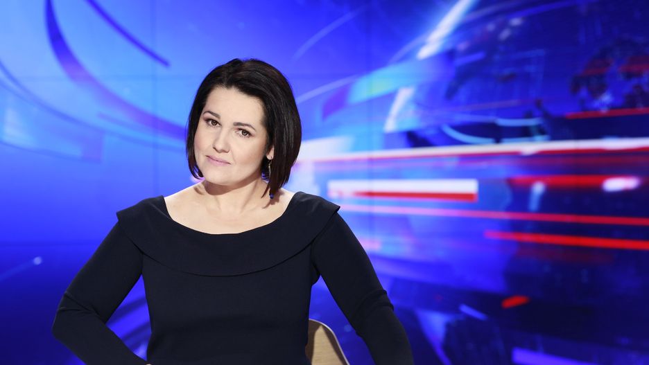 Edyta Lewandowska podczas prowadzenia "Wiadomości"