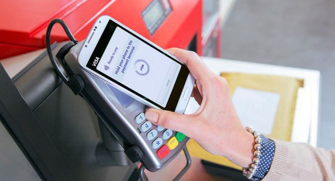 Visa: płatności mobilne HCE w 7 bankach, 30 kolejnych do końca 2015 r.